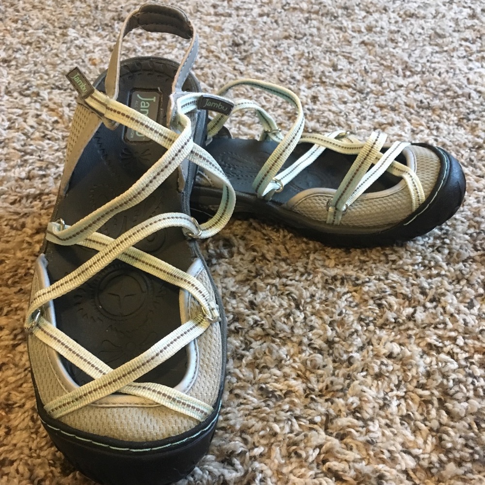 Jambu Water Diva Size 7